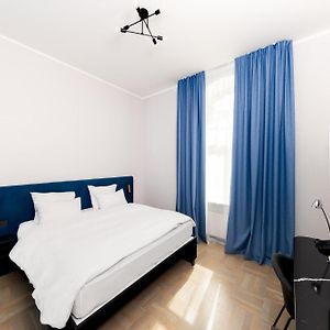 Classic Queen Room